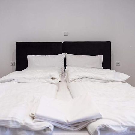 Apartment One Драма Экстерьер фото