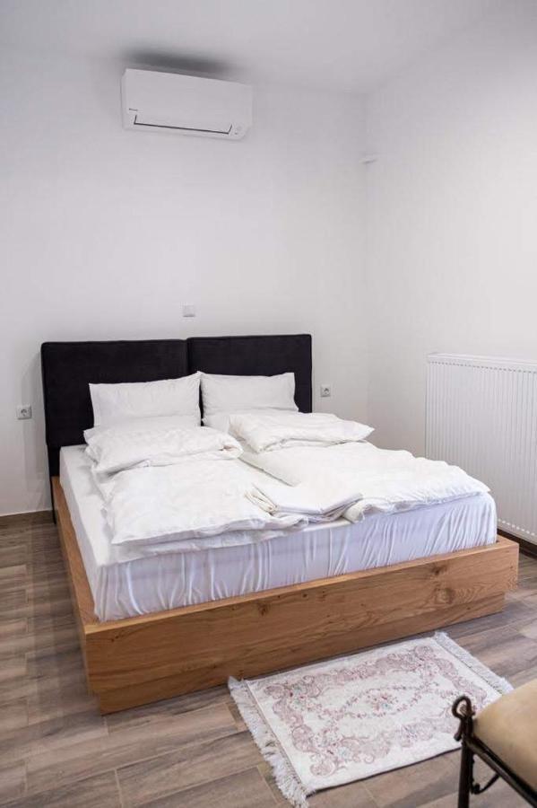 Apartment One Драма Экстерьер фото