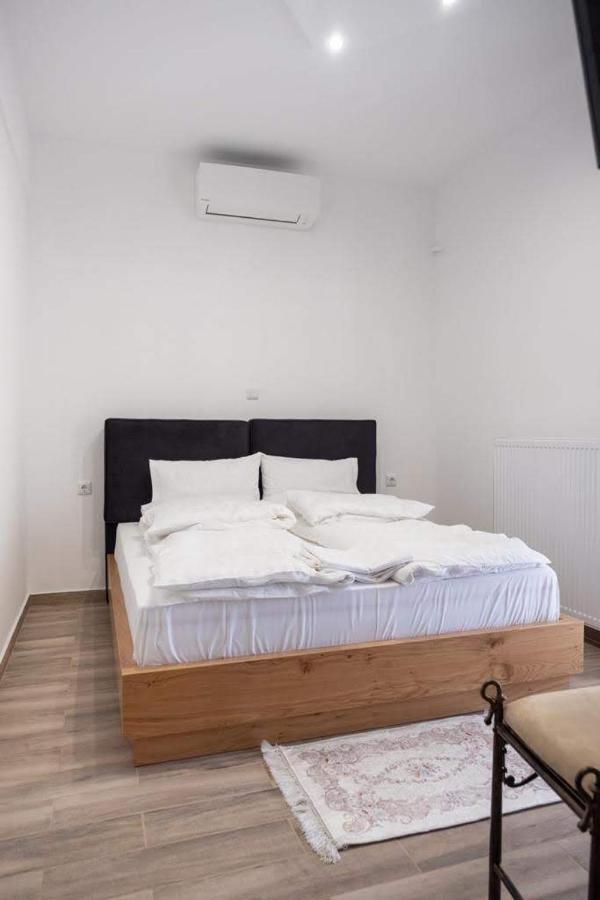 Apartment One Драма Экстерьер фото
